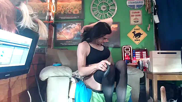 Brooke-lynn online show from February 17, 2025, 9:13 am