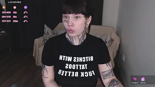 Snapshot of tradishka chatting on March 21, 2026, 8:02 pm tradishka online show from March 21, 2026, 8:02 pm