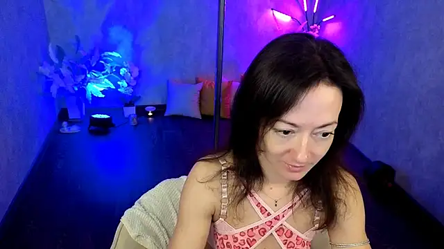 kimberlyray777 online show from June 29, 2026, 4:41 am