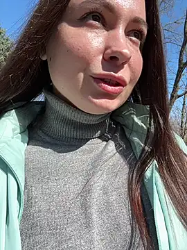 Snapshot of dreams4u chatting on March 22, 2025, 9:34 am dreams4u online show from March 22, 2025, 9:34 am