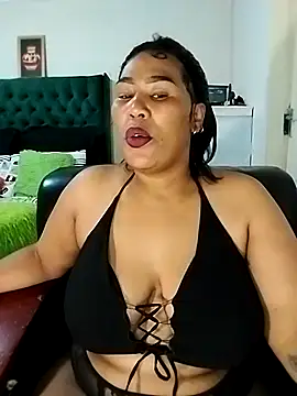 KINKYTEE20 online show from December 3, 2025, 7:57 pm