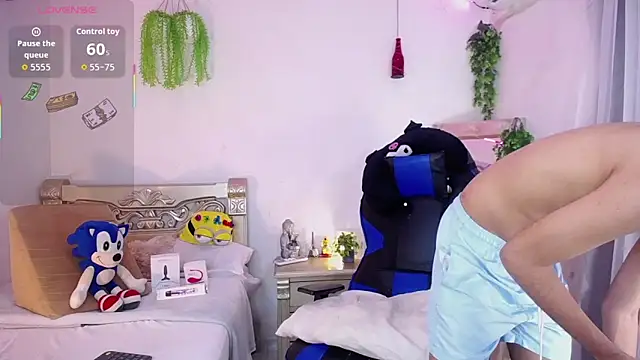 huge armound online show from October 21, 2025, 2:55 am