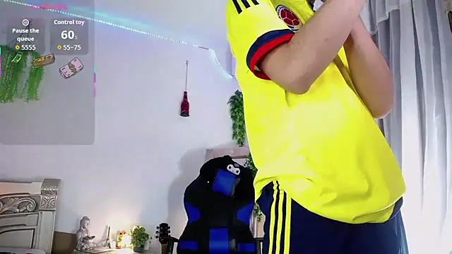 huge armound online show from October 12, 2025, 12:45 am