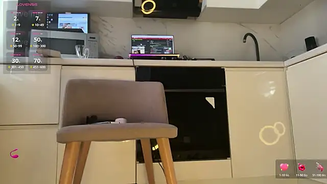 Marina- online show from November 19, 2025, 8:36 am