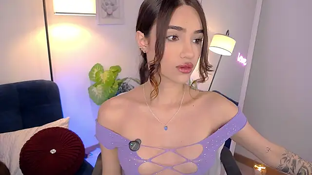 AllieEvans online show from April 8, 2026, 10:11 pm