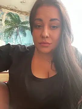 Snapshot of DaisyStreet chatting on October 31, 2025, 9:50 am DaisyStreet online show from October 31, 2025, 9:50 am