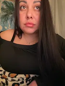 Snapshot of DaisyStreet chatting on November 30, 2025, 7:36 pm DaisyStreet online show from November 30, 2025, 7:36 pm