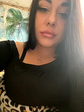 Snapshot of DaisyStreet chatting on November 24, 2025, 11:54 am DaisyStreet online show from November 24, 2025, 11:54 am