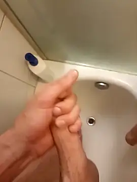 Snapshot of victortt chatting on October 10, 2025, 6:09 pm victortt online show from October 10, 2025, 6:09 pm