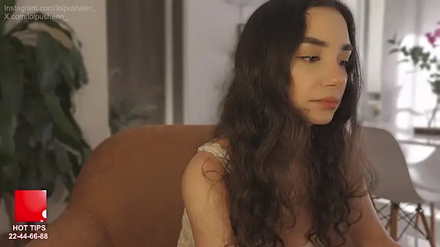 JulietteDee online show from August 5, 2026, 9:31 pm
