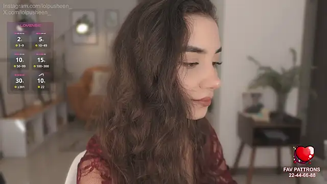 JulietteDee online show from June 26, 2026, 9:42 pm