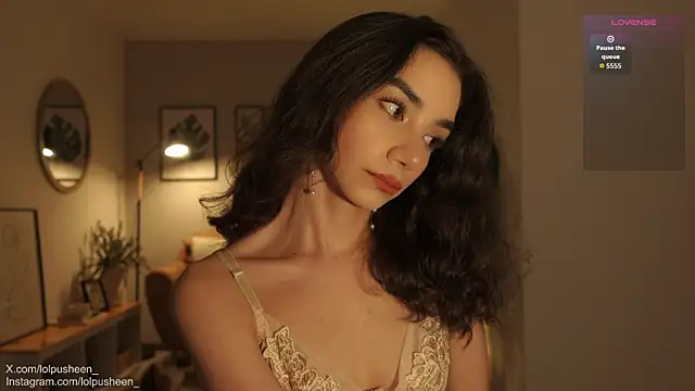 JulietteDee online show from November 19, 2025, 10:32 pm