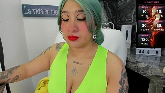 miss danika online show from December 3, 2025, 10:58 am