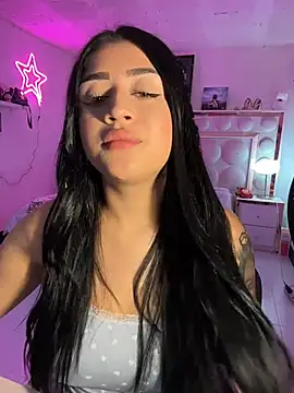 lucianaroy online show from May 4, 2026, 10:45 pm