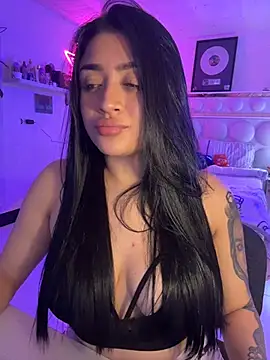 lucianaroy online show from April 23, 2026, 5:36 am