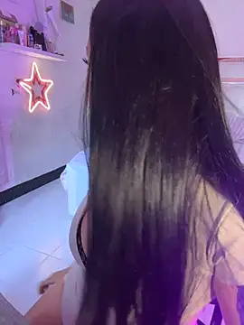 Snapshot of lucianaroy chatting on March 12, 2026, 9:08 pm lucianaroy online show from March 12, 2026, 9:08 pm