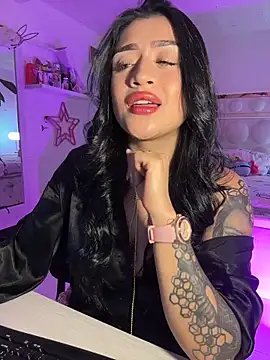 Snapshot of lucianaroy chatting on March 21, 2026, 3:19 am lucianaroy online show from March 21, 2026, 3:19 am