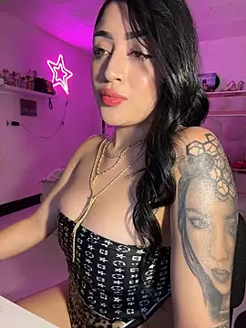 lucianaroy online show from April 29, 2026, 2:49 am