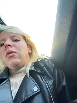 LikaCat online show from September 26, 2025, 2:07 am