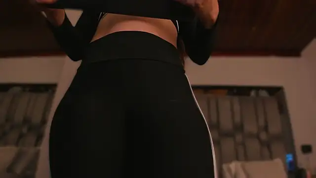 NikkySmiith online show from September 19, 2025, 11:25 am