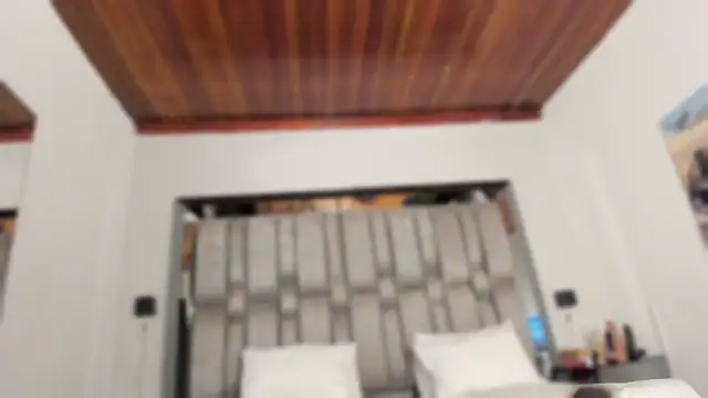 NikkySmiith online show from November 6, 2025, 11:25 am