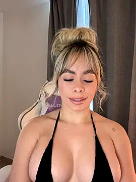 Alison Diaz17 online show from October 7, 2025, 10:11 pm