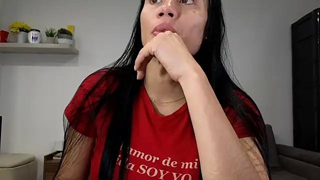 Alondra fetish online show from April 29, 2026, 1:32 am