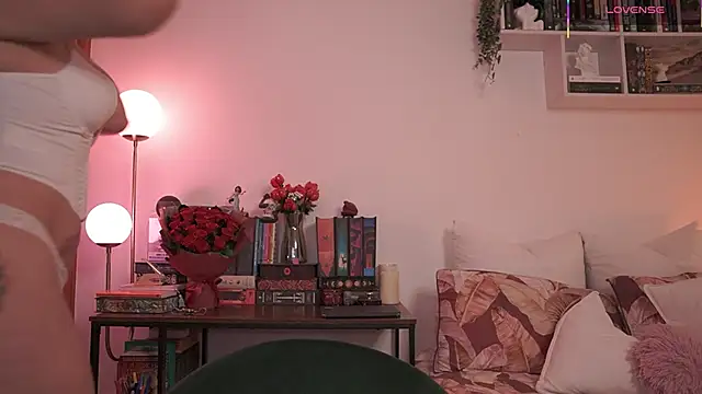 EmilyxRose - online show from November 30, 2025, 6:19 pm