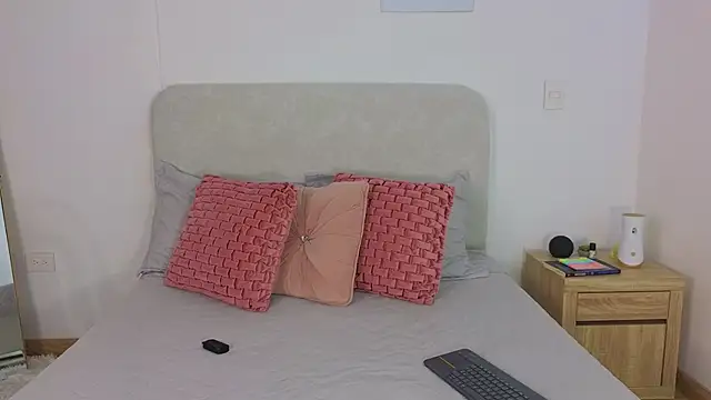 KristennBlue online show from February 22, 2026, 11:45 am