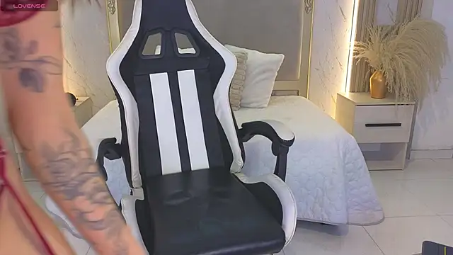 KristennBlue online show from July 24, 2026, 2:35 pm