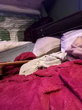 Snapshot of Followthepiper chatting on December 19, 2025, 8:38 am Followthepiper online show from December 19, 2025, 8:38 am