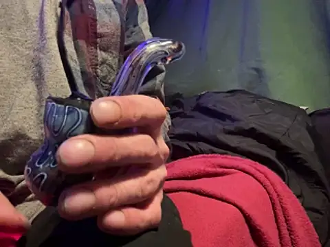 Snapshot of Followthepiper chatting on December 14, 2025, 3:17 pm Followthepiper online show from December 14, 2025, 3:17 pm