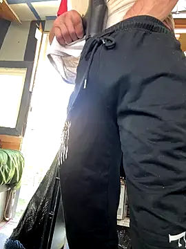 Snapshot of Followthepiper chatting on October 8, 2025, 7:47 pm Followthepiper online show from October 8, 2025, 7:47 pm