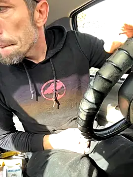 Snapshot of Followthepiper chatting on October 27, 2025, 8:10 pm Followthepiper online show from October 27, 2025, 8:10 pm