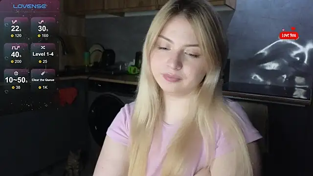 shy blondiee online show from June 3, 2026, 10:36 pm