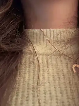 QuitieLia online show from October 9, 2025, 9:32 am