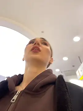 Snapshot of QuitieLia chatting on February 25, 2026, 7:52 am QuitieLia online show from February 25, 2026, 7:52 am