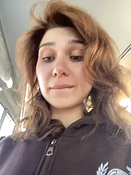 Snapshot of QuitieLia chatting on March 14, 2026, 1:06 pm QuitieLia online show from March 14, 2026, 1:06 pm