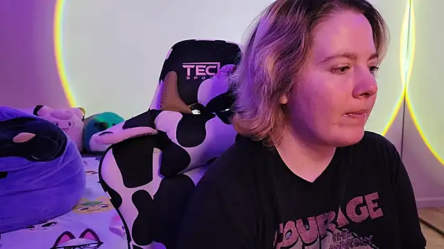 InternetFairy XO online show from February 23, 2025, 2:25 pm