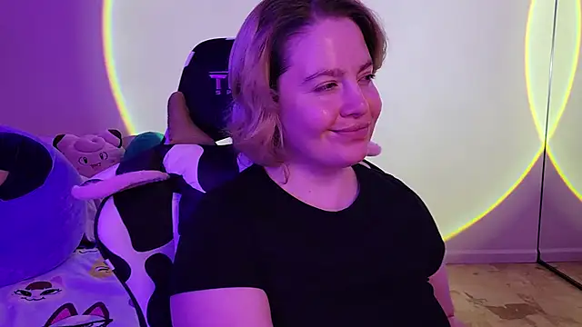 InternetFairy XO online show from February 4, 2025, 7:07 am