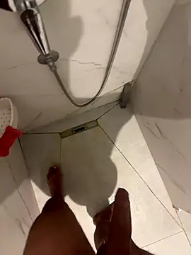 cagoulegrosse online show from November 8, 2025, 9:40 pm