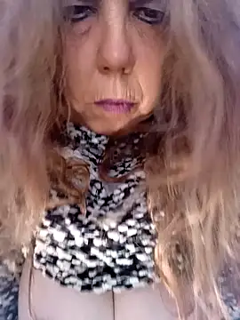 katybell1 online show from February 25, 2025, 3:20 pm