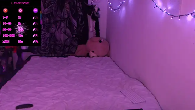 LusciousAlice online show from November 7, 2025, 1:21 am