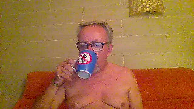Snapshot of tuggy59 chatting on June 25, 2026, 4:43 am tuggy59 online show from June 25, 2026, 4:43 am