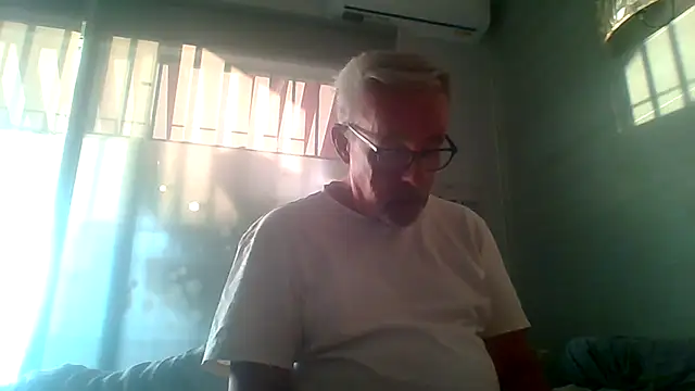 tuggy59 online show from November 1, 2025, 7:13 am