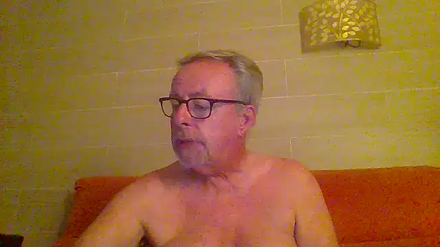 Snapshot of tuggy59 chatting on June 22, 2026, 3:36 am tuggy59 online show from June 22, 2026, 3:36 am
