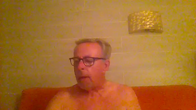 Snapshot of tuggy59 chatting on August 6, 2026, 3:12 am tuggy59 online show from August 6, 2026, 3:12 am