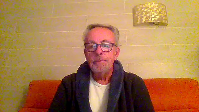 tuggy59 online show from December 23, 2025, 6:34 am