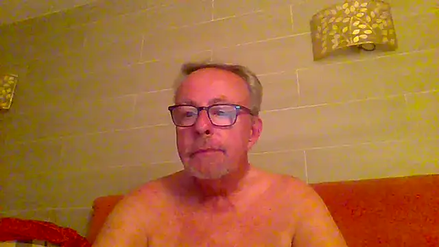 tuggy59 online show from June 12, 2026, 3:48 am