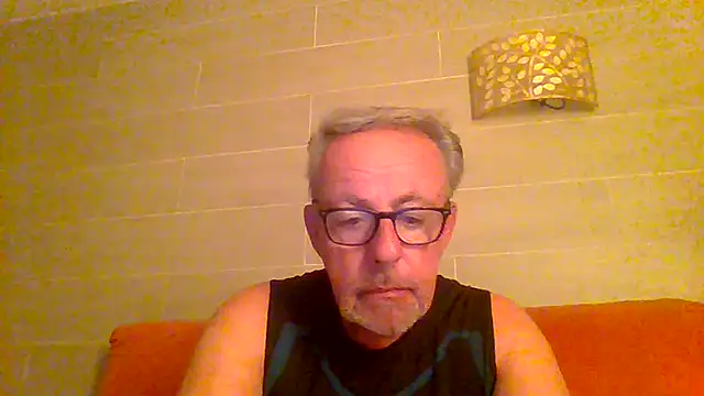 Snapshot of tuggy59 chatting on June 28, 2026, 4:19 am tuggy59 online show from June 28, 2026, 4:19 am